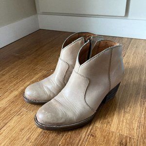 Born Leather Ankle Boot with Heel 6m